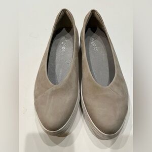 J‎ Slides Gray Leather Crossover Ballet   Flats Sneaker Sz. 7.5